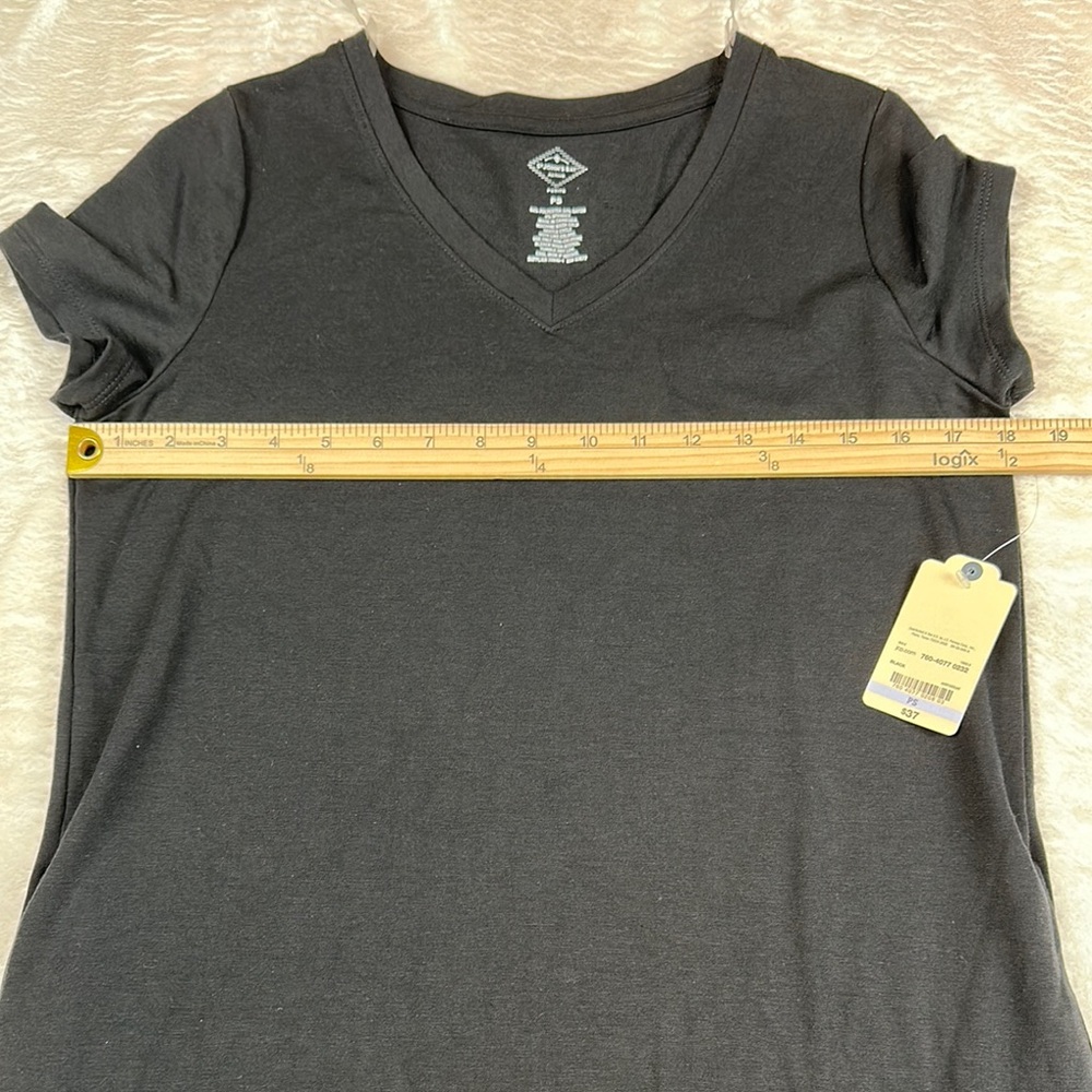 NWT St. John's Bay Black Fitted Short Sleeve T-Shirt (Long Shirt w/ Pockets) - Picture 4 of 8